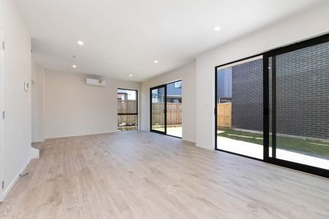 Photo of property in 18b Winfield Road, Kumeu, 0810