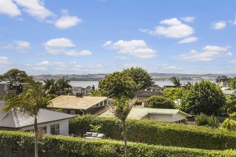 Photo of property in 76 Marine Parade, Mellons Bay, Auckland, 2014