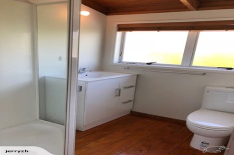 Photo of property in 83 Red Beach Road, Red Beach, 0932