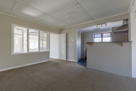 Photo of property in 12 Woburn Street, Waipukurau, 4200