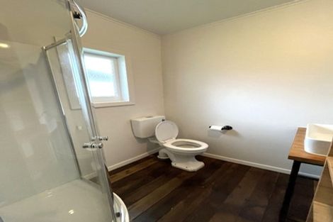 Photo of property in 100 Broadway, Carterton, 5713