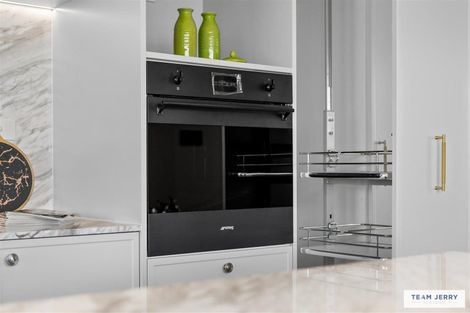 Photo of property in 37 Maungakaraka Road, Karaka, 2580