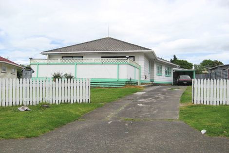 Photo of property in 74 Windrush Close, Mangere, Auckland, 2022