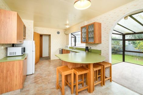 Photo of property in 12 Edwards Place, Terrace End, Palmerston North, 4410