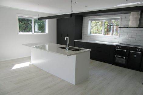 Photo of property in 1/12 Vista Crescent, Maoribank, Upper Hutt, 5018