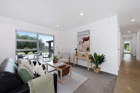 Photo of property in 51 Waikawa Beach Road, Manakau, Levin, 5573