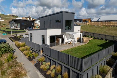 Photo of property in 2 Taeore Lane, Raglan, 3225