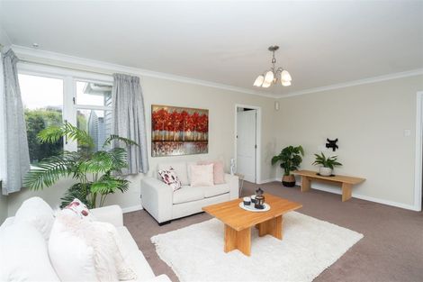 Photo of property in 2 Tranmere Road, Fairfield, Hamilton, 3214
