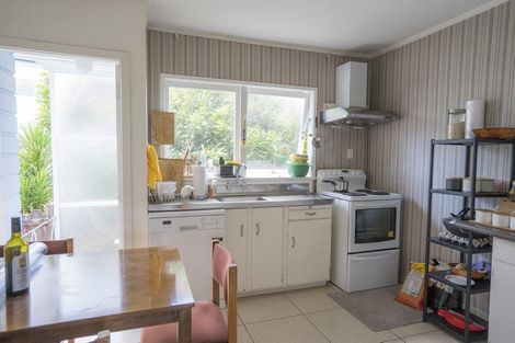 Photo of property in 22 Chelsea View Drive, Chatswood, Auckland, 0626