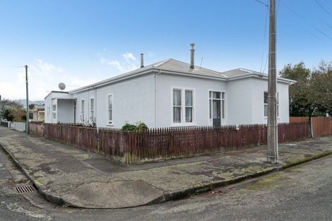 Photo of property in 98 Pembroke Street, Carterton, 5713