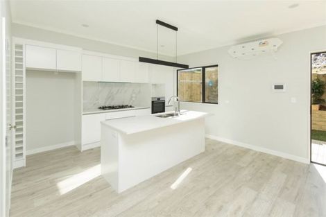 Photo of property in 104 Godfrey Drive, Orewa, 0931