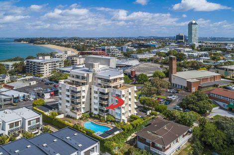 Photo of property in 2b/6 The Promenade, Takapuna, Auckland, 0622