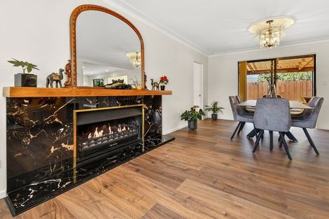 Photo of property in 14 Framalda Place, Conifer Grove, Takanini, 2112