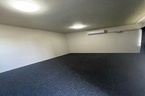 Photo of property in 2/37 Clevedon Road, Papakura, 2110