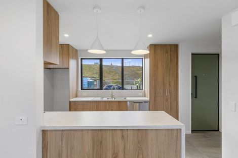 Photo of property in 30 Turtleback Avenue, Whitby, 5024