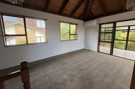 Photo of property in 34a Mark Edward Drive, Half Moon Bay, Auckland, 2012