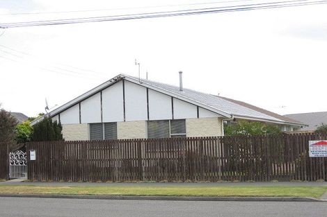 Photo of property in 2/459 Bower Avenue, Parklands, Christchurch, 8083