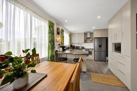 Photo of property in 7 Ponderosa Place, Opunake, 4616