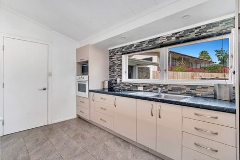 Photo of property in 202 Welcome Bay Road, Welcome Bay, Tauranga, 3112