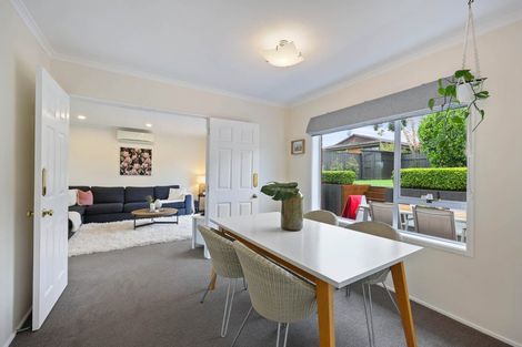 Photo of property in 6 Camira Place, Botany Downs, Auckland, 2010