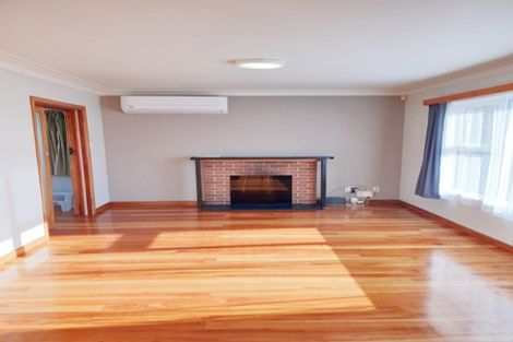 Photo of property in 2c Wendell Place, Greenlane, Auckland, 1061