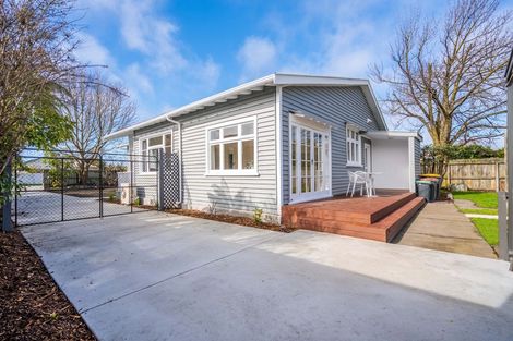 Photo of property in 35 Stapletons Road, Richmond, Christchurch, 8013