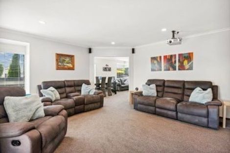 Photo of property in 125 Realm Drive, Paraparaumu, 5032