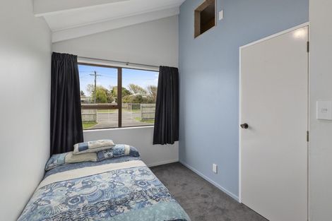 Photo of property in 34 Kiharoa Street, Otaki Beach, Otaki, 5512