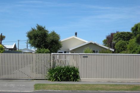 Photo of property in 393 Estuary Road, South New Brighton, Christchurch, 8062