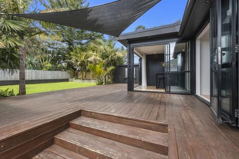 Photo of property in 145 Seaview Road, Westown, New Plymouth, 4310