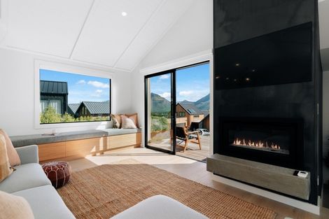 Photo of property in 19 Falconer Rise, Jacks Point, Queenstown, 9371