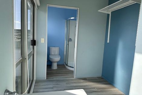 Photo of property in 1415 Whangaparaoa Road, Army Bay, Whangaparaoa, 0930