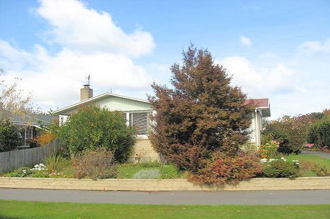 Photo of property in 17 Powell Crescent, Ilam, Christchurch, 8041