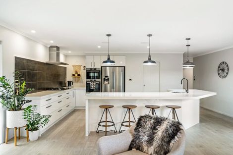 Photo of property in 33 Tesoro Way, Parahaki, Whangarei, 0112