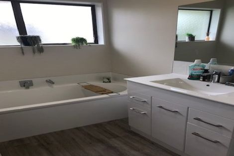 Photo of property in 1/21 Jillteresa Crescent, Half Moon Bay, Auckland, 2012