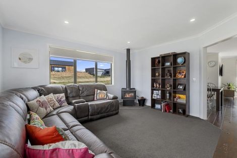 Photo of property in 6 Avalanche Place, Wanaka, 9305