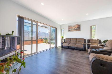 Photo of property in 4 Kaipuke Crescent, Gulf Harbour, Whangaparaoa, 0930