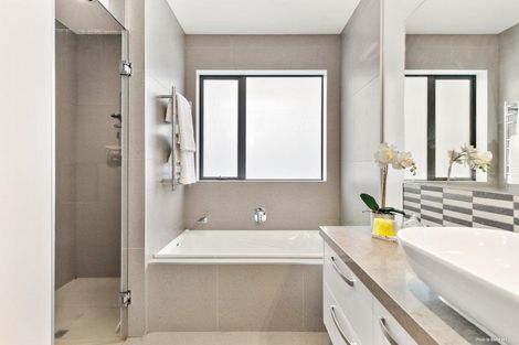 Photo of property in 17 William Andrew Road, Pukekohe, 2120