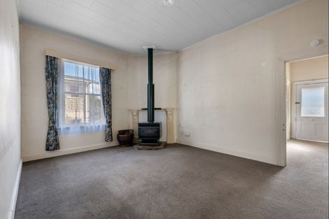 Photo of property in 15 Milton Terrace, Picton, 7220