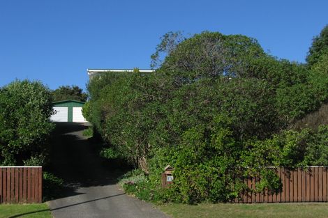 Photo of property in 38 Queens Road, Waikanae Beach, Waikanae, 5036