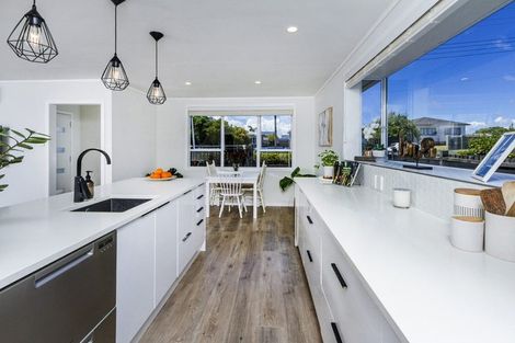 Photo of property in 16 Tapu Road, Huapai, Kumeu, 0810