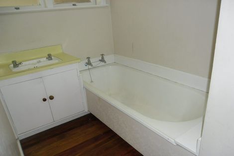 Photo of property in 2/50 Exeter Crescent, Pirimai, Napier, 4112