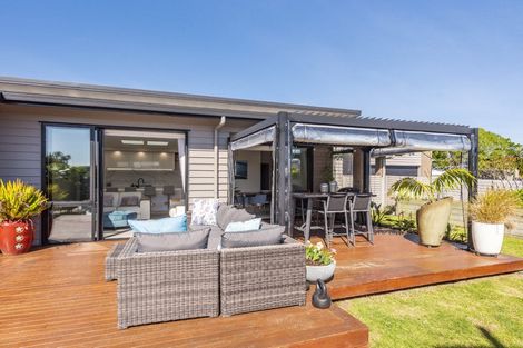 Photo of property in 6 Taranui Way, Paraparaumu Beach, Paraparaumu, 5032