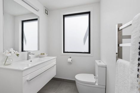 Photo of property in 79b Herald Street, Berhampore, Wellington, 6023