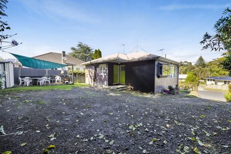 Photo of property in 27 Seaview Road, Marfell, New Plymouth, 4310