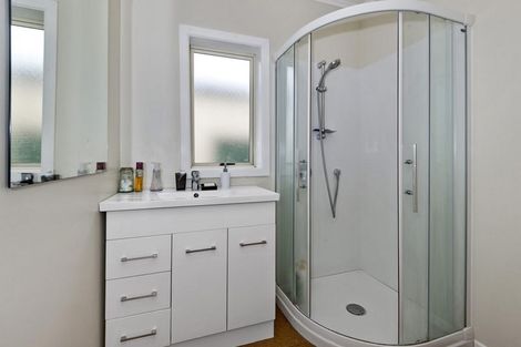 Photo of property in 20 Campbell Place, Papakura, 2110