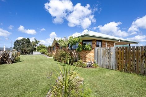 Photo of property in 2 Meadowpark Drive, Dargaville, 0310