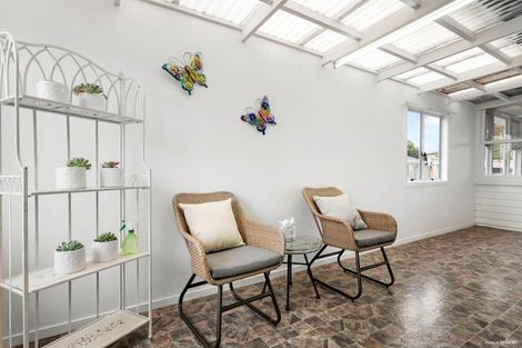 Photo of property in 63 La Trobe Street, Pakuranga Heights, Auckland, 2010