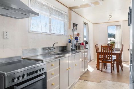 Photo of property in 37 Conclusion Street, Ascot Park, Porirua, 5024