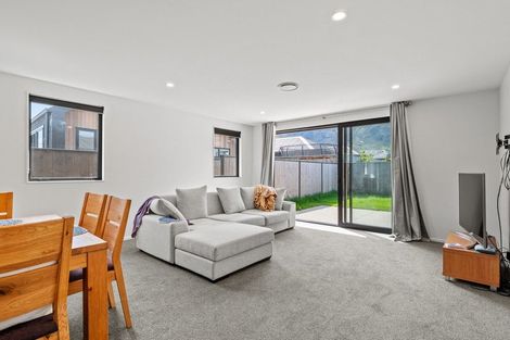 Photo of property in 3 Bale Road, Jacks Point, 9371